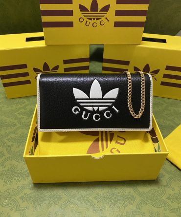 Adidas x Gucci wallet with Chain Black